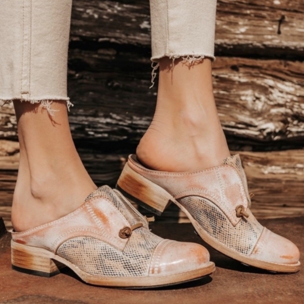 FREEBIRD BY STEVEN 'Malena' Mules Size 8